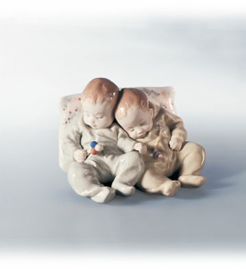 LITTLE DREAMERS by Retired Lladro Image is watermarked for copyright protection and is not present on the actual art work.