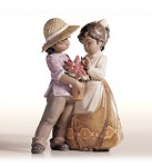 Lladro A_child's_present 2440.