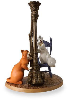 WDCC Disney Classics The Aristocats Duchess And Omalley Plucking The Heart Strings Porcelain Figurine