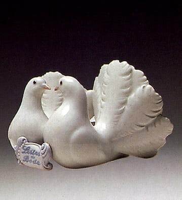 Lladro Kissing Doves Porcelain Figurine