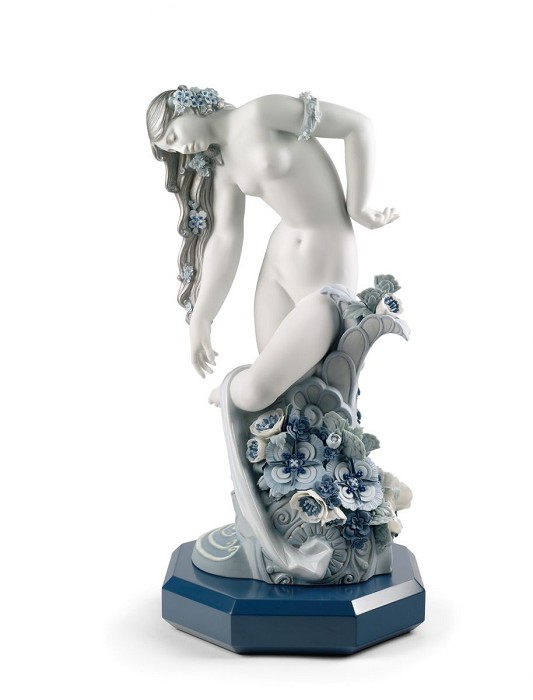 Lladro PURE BEAUTY Porcelain Figurine