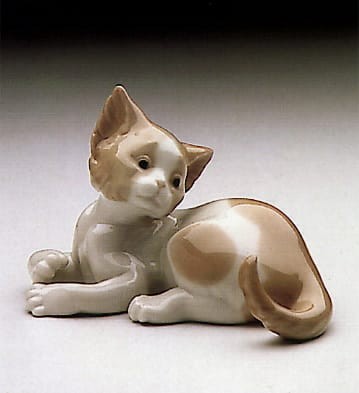 Lladro Surprised Cat Porcelain Figurine