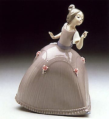 Lladro Girl in Pink Dress 