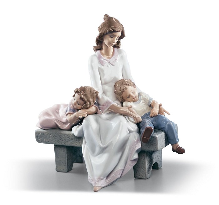 Lladro An Afternoon Nap Porcelain Figurine