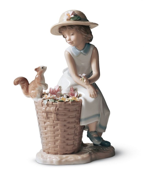 Lladro HELLO, LITTLE SQUIRREL Porcelain Figurine