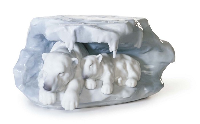 Lladro A Snowy Sanctuary Porcelain Figurine
