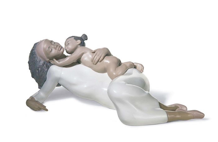 Lladro Black Legacy KISSES FOR MOMMY Porcelain Figurine
