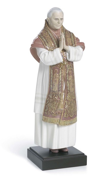 Lladro Benedictus XVI Porcelain Figurine