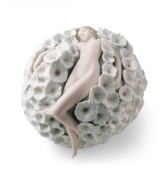 Lladro FLORAL DREAMS Porcelain Figurine