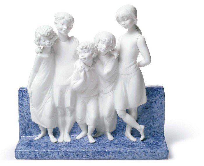 Lladro Children Of The World Porcelain Figurine