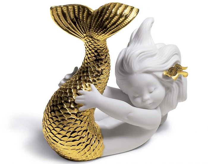 Lladro PLAYING AT SEA (GOLDEN RE-DECO) Porcelain Figurine