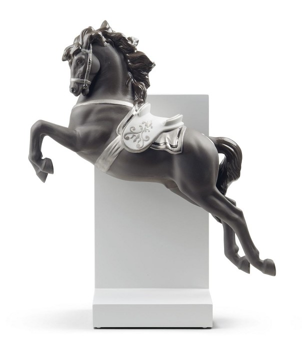Lladro Horse on Pirouette Porcelain Figurine