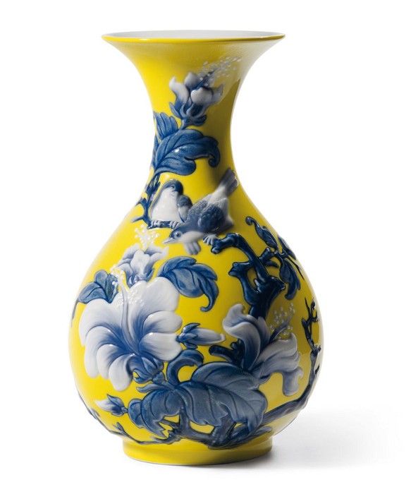 Lladro Sparrows Vase Yellow Porcelain Figurine