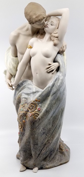 Lladro PASSIONATE LOVERS LIMITED EDITION Porcelain Figurine