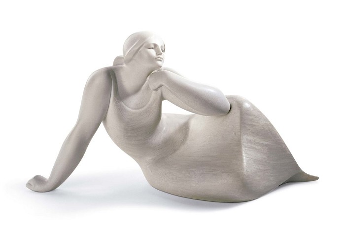 Lladro Idea Porcelain Figurine