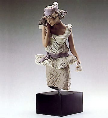 Lladro Young Lady With Fan Goyesca Porcelain Figurine