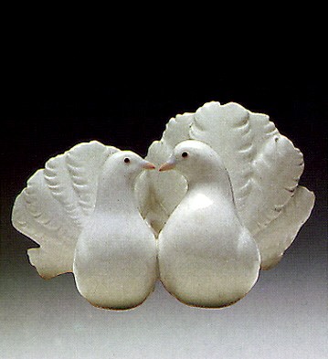 Lladro Couple Of Doves Porcelain Figurine