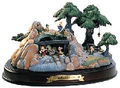 WDCC Disney Classics Snow White Seven Dwarfs' Jewel Mine Porcelain Figurine