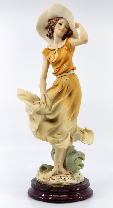 Giuseppe Armani April 1997 Figurine Of The Year Sculpture