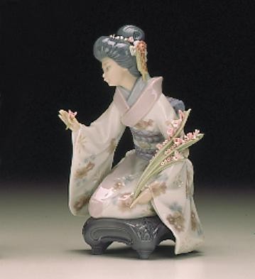 Lladro Kiyoko 1983-98 Porcelain Figurine