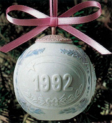 Lladro Christmas Ball 1992 Ornament - Open Box Porcelain Figurine