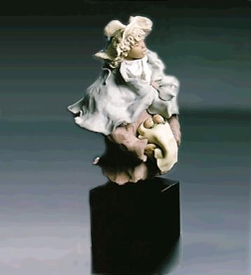 Lladro Maggie Goyesca Porcelain Figurine