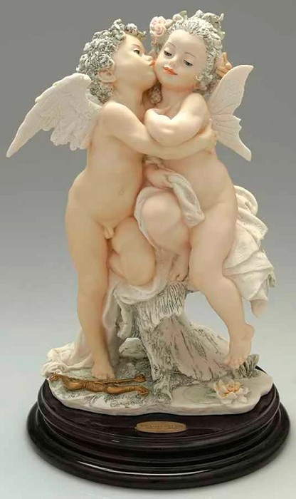 Giuseppe Armani The Kiss Sculpture