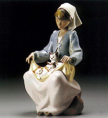 Lladro Lap Full Of Love 1995-99 Porcelain Figurine