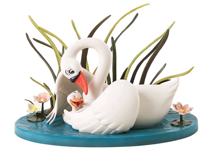 WDCC Disney Classics The Ugly Duckling And Mother A Loving Embrace Porcelain Figurine
