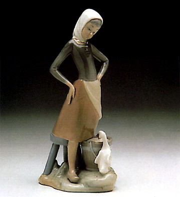 Lladro Girl With Milk Pail 1970-91 Porcelain Figurine