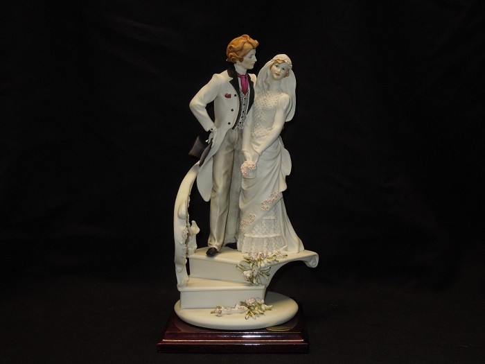Giuseppe Armani Bride And Groom On Stairs Sculpture