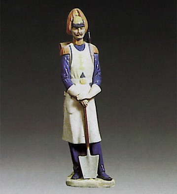 Lladro Soldier 1973-76 Porcelain Figurine