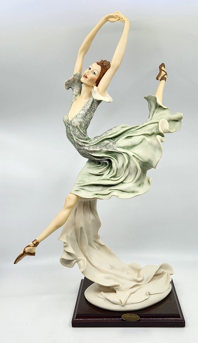 Giuseppe Armani Ballerina Grand Jetelo Sculpture
