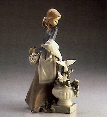 Lladro In The Garden 1987-96 Porcelain Figurine