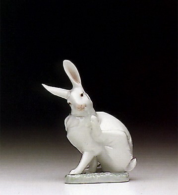 Lladro Washing Up 1992-95 Porcelain Figurine