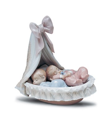 Lladro Sweet Dream Baby's 1994-01 Porcelain Figurine