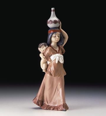Lladro Precious Papoose 1997-99 Porcelain Figurine