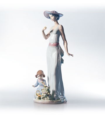 Lladro Flower In Bloom 1999-02 Porcelain Figurine