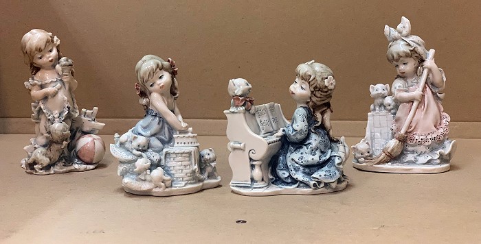 Giuseppe Armani Children Playing Set 