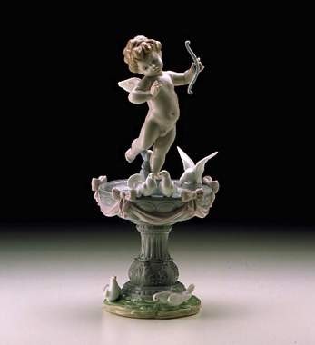 Lladro Fountain Of Love Porcelain Figurine