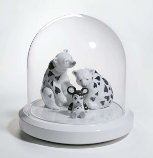 Lladro-RAINING HEARTS