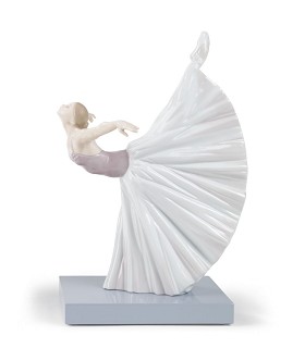 Lladro-Giselle Arabesque Ballet