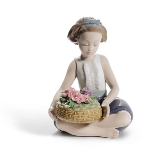 Lladro-Arranging Flowers