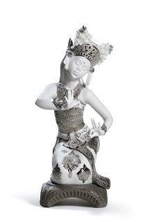 Lladro-Bali Dancer Kneeling (Re-Deco)