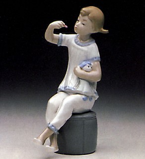 Lladro-Girl with Doll 1969-85