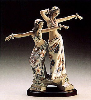 Lladro-Tahitian / HawaIIan Dancing Girls 1986-95