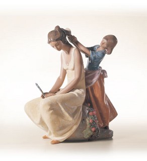 Lladro-Little Hairdresser 2001-03