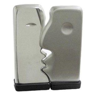 Dargenta-Silver Kissing Heads Statue