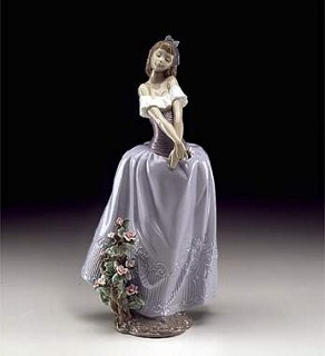 Lladro-Lady In Love