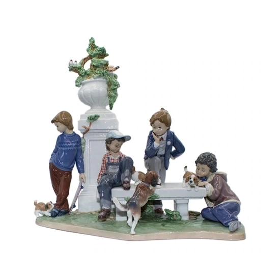 Lladro - Puppy Dog Tails